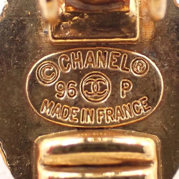 CHANEL CC Logo Button Earrings 96P Clip-On Gold-Plated France Vintage - Picture 11 of 12